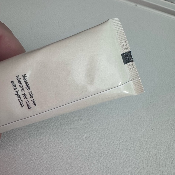 Josie Maran whipped Argan oil body butter - Picture 5 of 7